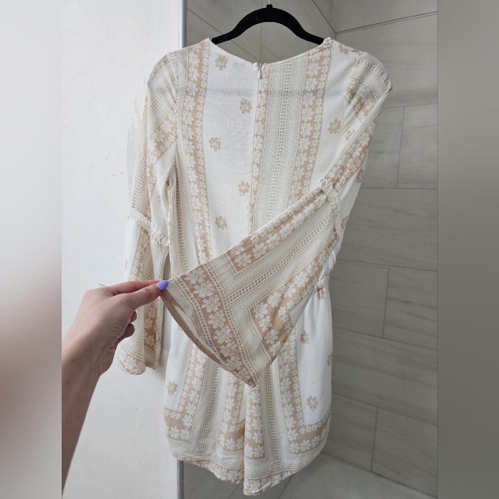 Showpo white & beige bell sleeve playsuit - Picture 4 of 6